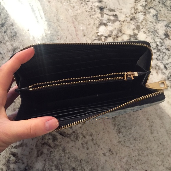 Marc Jacobs wallet - Picture 3 of 6